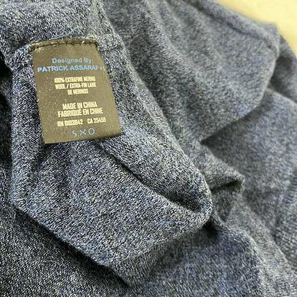 Patrick Assaraf Navy Blue 1/4 Zip Sweater. Size is Medium. Excellent used cond - Picture 7 of 13